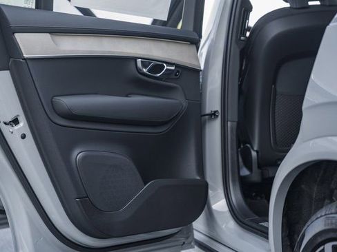 New 2026 Volvo XC90 B6 Plus w/ Protection Package Premier image 37