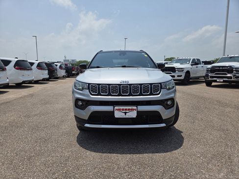 Used 2025 Jeep Compass Limited AWD/4WD image 2