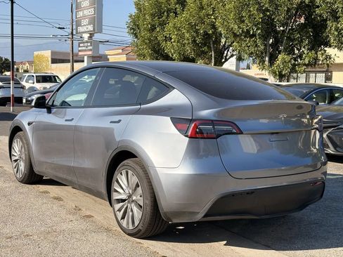 Used 2025 Tesla Model Y Long Range AWD/4WD image 2