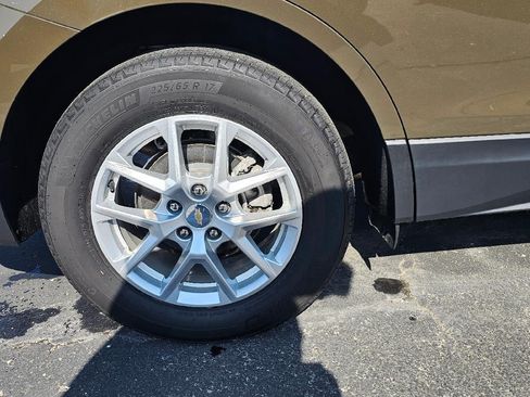 Used 2023 Chevrolet Equinox LT FWD image 8