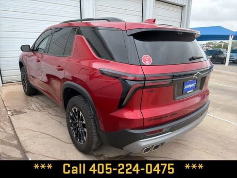 Used 2024 Chevrolet Traverse Z71 w/ Enhanced Driving Package AWD/4WD image 11
