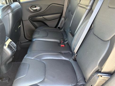 Used 2016 Jeep Cherokee Limited w/ Luxury Group image 18
