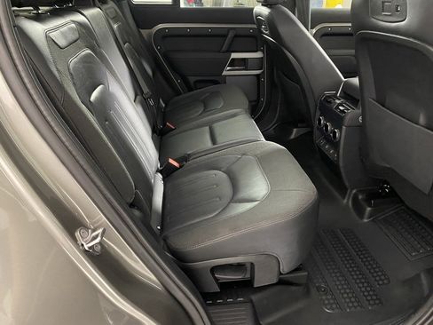 Used 2021 Land Rover Defender 110 S image 31