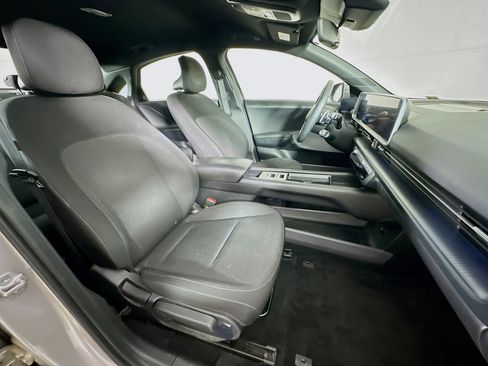 Used 2024 Hyundai Ioniq 6 SE RWD image 31