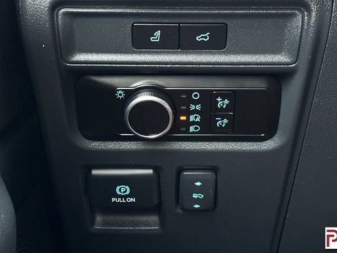 Used 2023 Ford Expedition XLT image 34