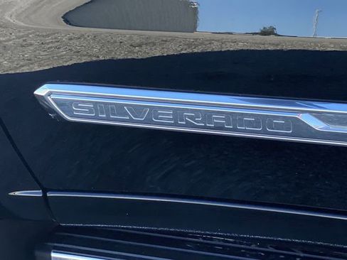 Certified 2025 Chevrolet Silverado 1500 High Country AWD/4WD image 17