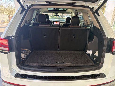 New 2024 Volkswagen Atlas Peak Edition SE AWD/4WD image 13