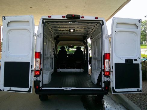 Used 2023 RAM ProMaster 2500 FWD image 8