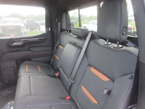 New 2026 GMC Sierra 1500 AT4 w/ AT4 Premium Package AWD/4WD image 16