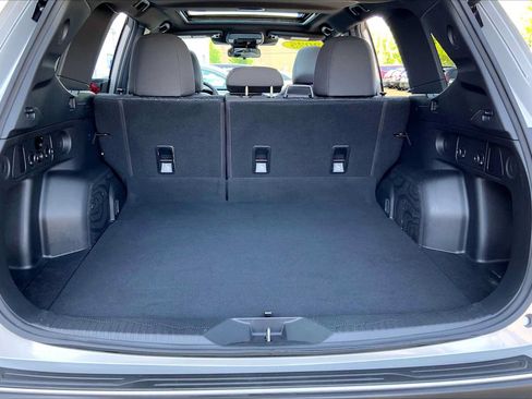 Certified 2025 Subaru Forester Premium AWD/4WD image 35
