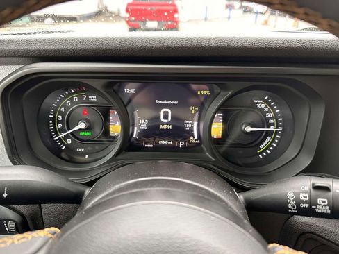 Used 2024 Jeep Wrangler Unlimited AWD/4WD image 18