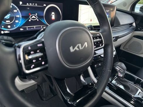 Used 2024 Kia Carnival SX Prestige image 30