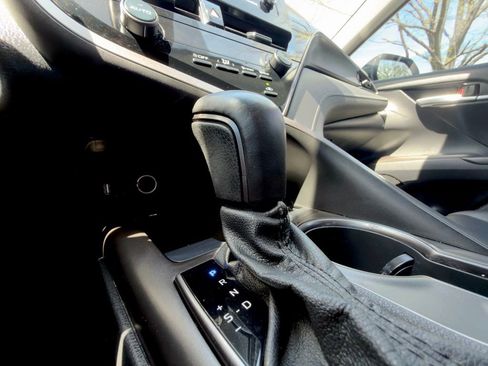 Used 2021 Toyota Camry SE FWD image 10