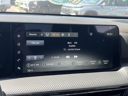 Used 2025 Nissan Kicks SR FWD image 12