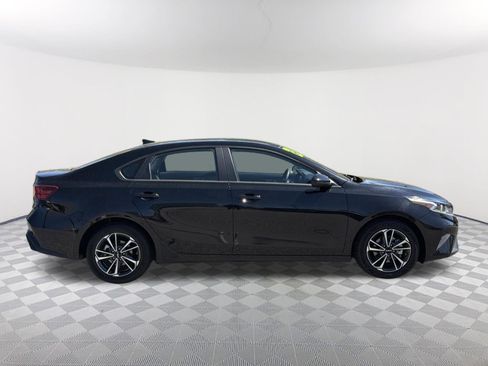 Used 2023 Kia Forte LXS image 18