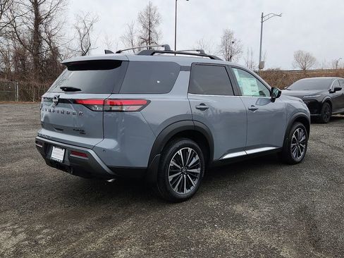 New 2026 Nissan Pathfinder Platinum image 4