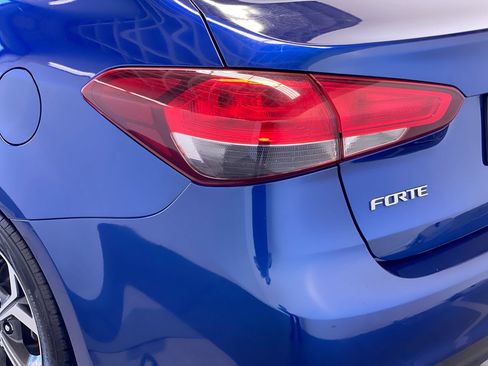 Used 2017 Kia Forte LX FWD image 9