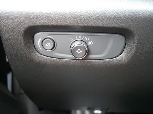 Used 2023 Chevrolet Traverse Premier AWD/4WD image 26