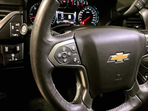 Used 2018 Chevrolet Suburban Premier AWD/4WD image 21