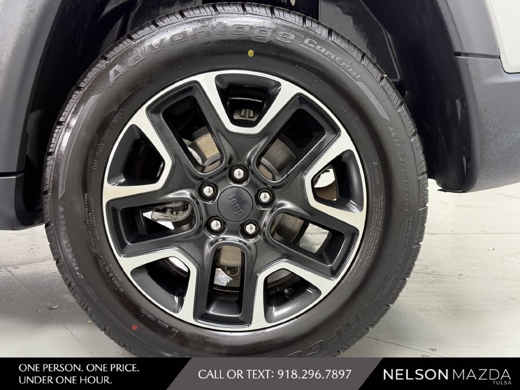 Used 2020 Jeep Compass Trailhawk AWD/4WD image 14