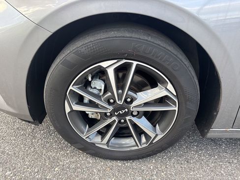 Used 2023 Kia Forte LXS w/ LXS Technology Package image 11