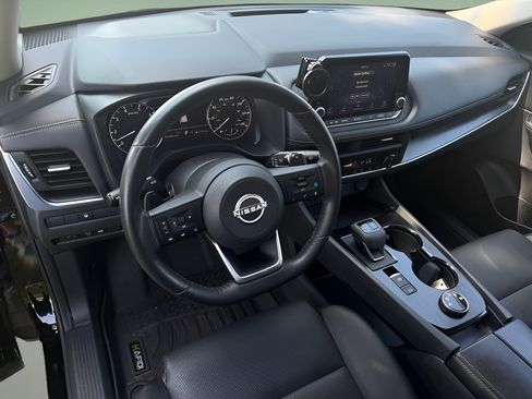 Used 2024 Nissan Rogue SV w/ SV Premium Package AWD/4WD image 19