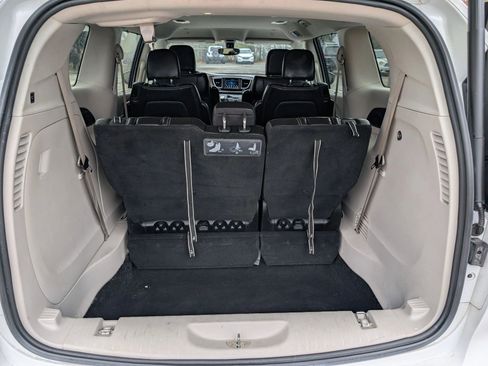 Used 2020 Chrysler Voyager Lxi image 22