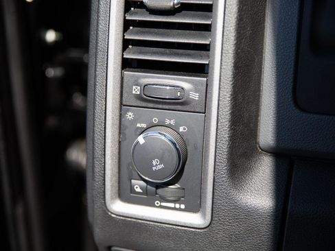 Used 2015 RAM 1500 Express w/ Black Ram 1500 Express Group AWD/4WD image 17