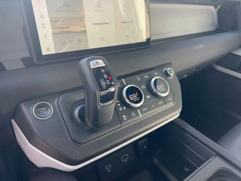 Used 2023 Land Rover Defender 90 S image 16