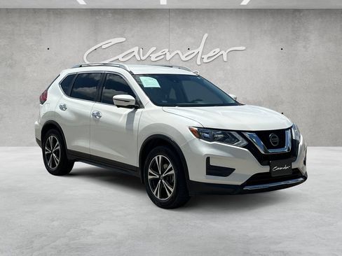 Used 2020 Nissan Rogue SV w/ Premium Package FWD image 2