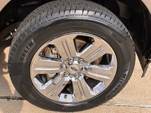 Used 2018 Ford F150 Lariat w/ Equipment Group 502A Luxury image 3