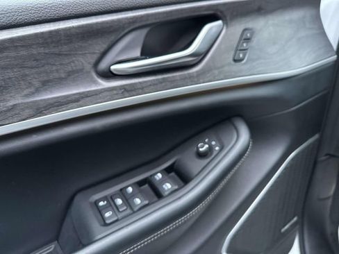 Used 2022 Jeep Grand Cherokee L Limited image 44