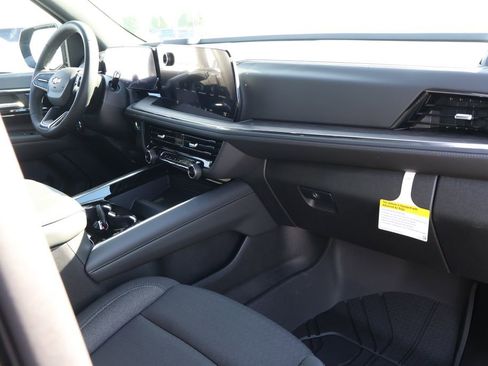 New 2026 Chevrolet Suburban LS image 37