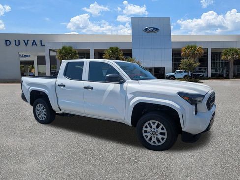 Used 2025 Toyota Tacoma SR w/ SR Upgrade Package RWD image 2