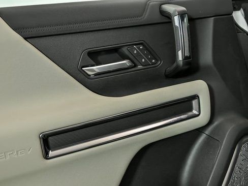 New 2026 GMC Hummer EV SUV w/ LPO, Sport Package image 5