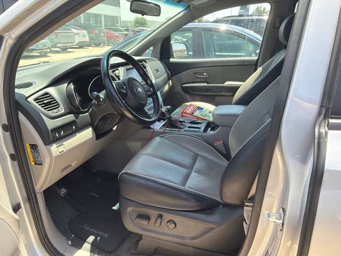 Used 2021 Kia Sedona EX FWD image 8