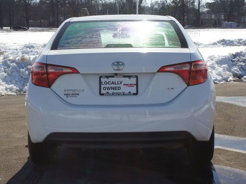 Used 2017 Toyota Corolla LE image 3