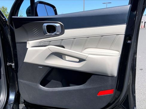 Used 2023 Kia Sorento SX Prestige w/ Panoramic Sunroof Package image 26