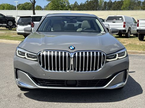 Used 2022 BMW 740i w/ Premium Package image 3