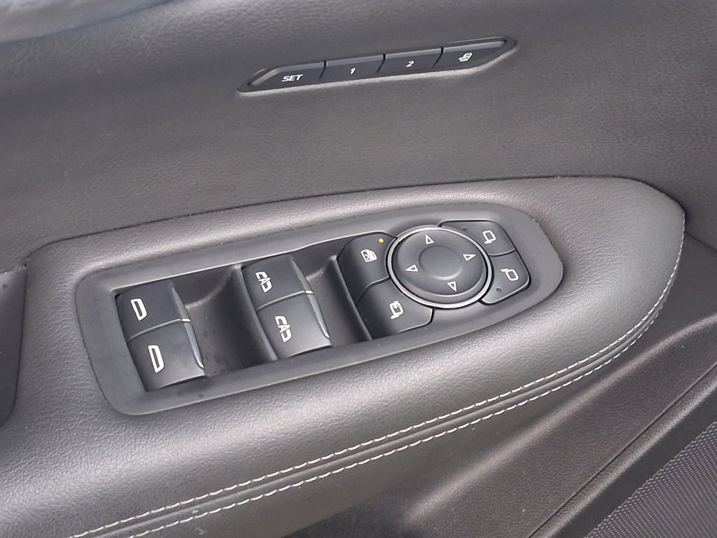 Used 2024 Cadillac XT6 Luxury w/ LPO, Floor Liner Package FWD image 17