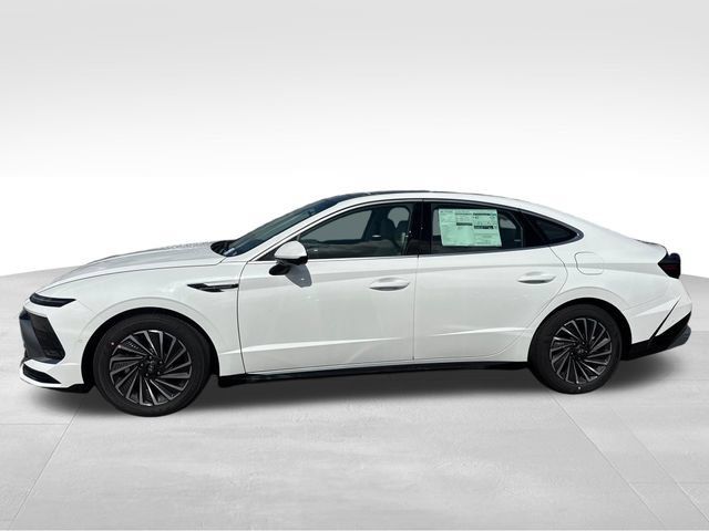 New 2026 Hyundai Sonata Limited FWD image 2