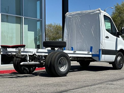 Used 2024 Mercedes-Benz Sprinter 4500 image 6