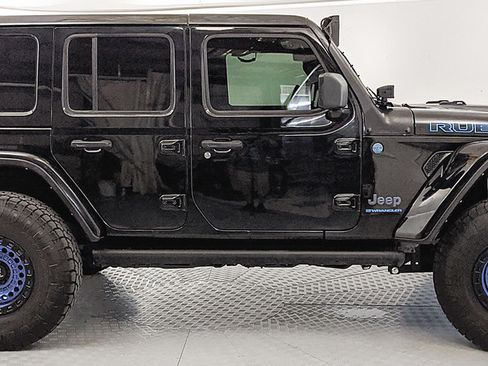 Used 2024 Jeep Wrangler Unlimited Rubicon 4xe AWD/4WD image 2