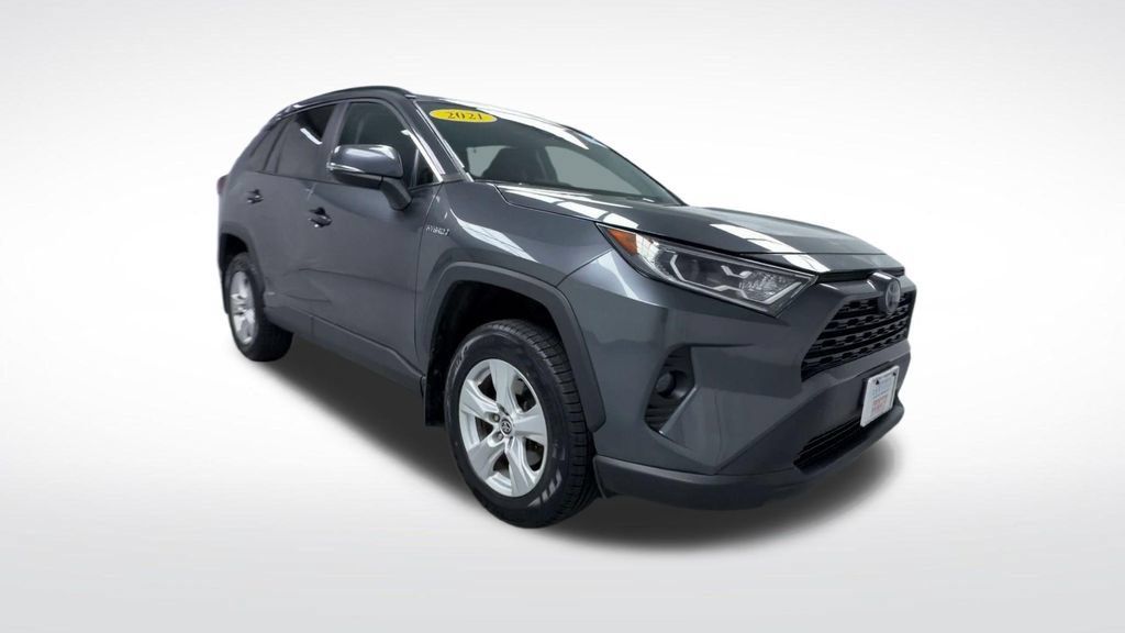 Used 2021 Toyota RAV4 XLE w/ Convenience Package AWD/4WD image 2