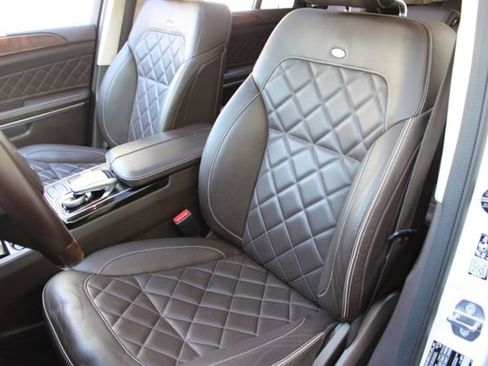 Used 2019 Mercedes-Benz GLS 550 4MATIC image 10