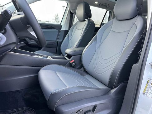 New 2026 Volkswagen Tiguan SE image 21