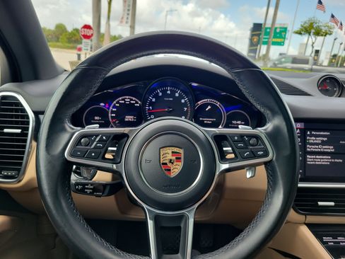 Used 2020 Porsche Cayenne AWD/4WD image 20