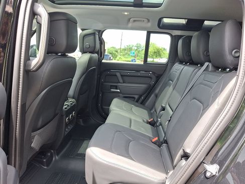 Used 2025 Land Rover Defender 110 S AWD/4WD image 5