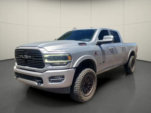 Used 2020 RAM 2500 Laramie w/ Night Edition AWD/4WD image 3