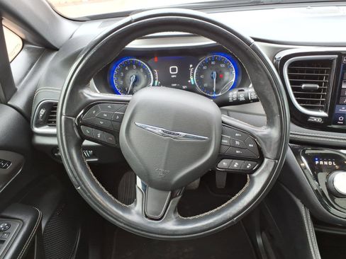 Used 2022 Chrysler Pacifica Limited w/ S Appearance Package FWD image 20